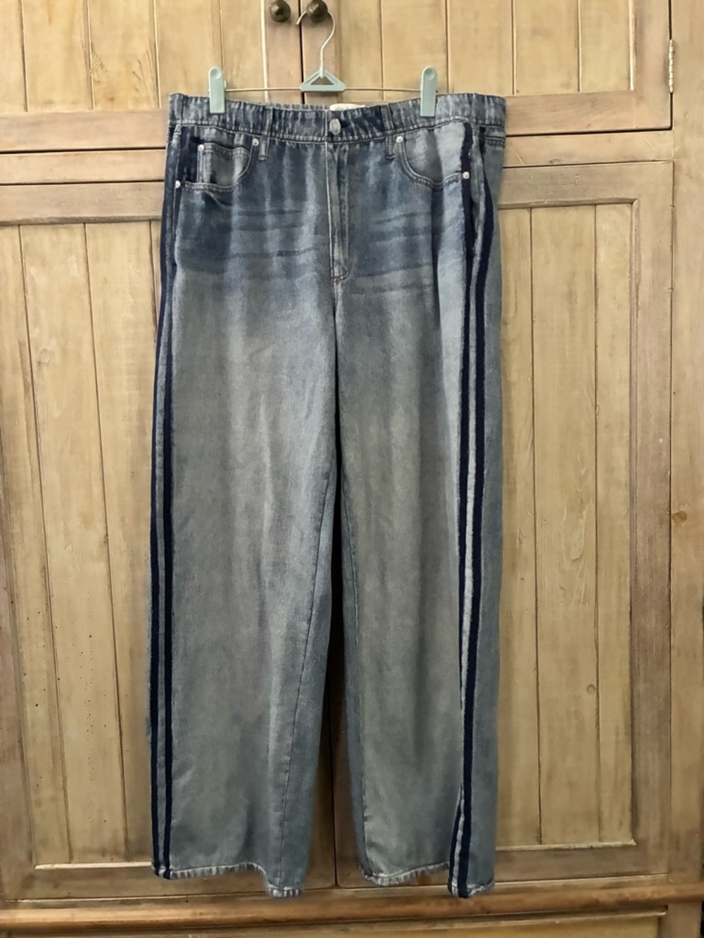 rag & bone Women’s Washed Blue High-Rise Jeans